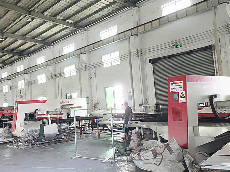 鋁單板機(jī)器